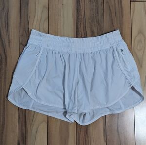 EUC! Lululemon Hotty Hot Shorts In White Size 12